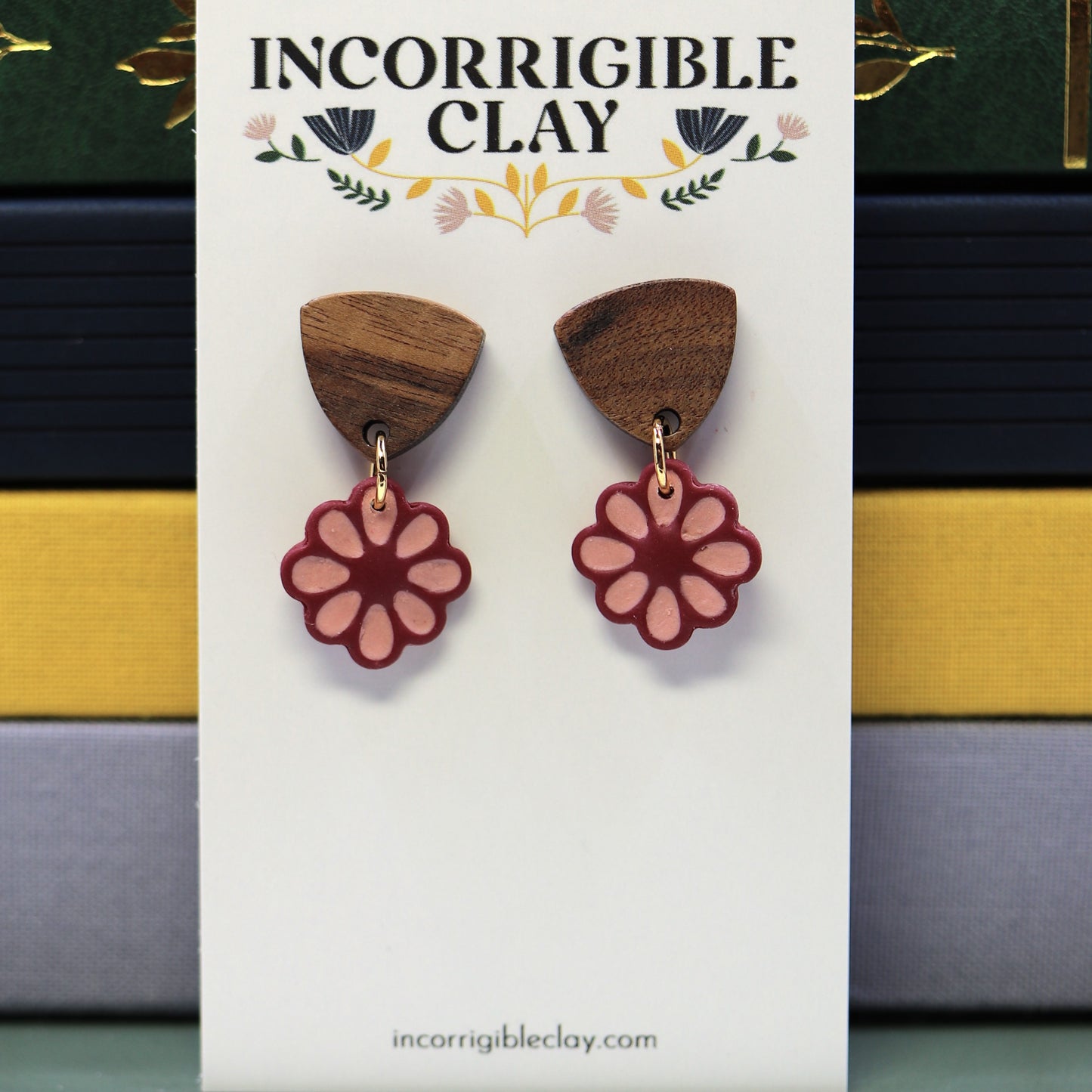 Mini Daisy Earrings in Burgundy 02