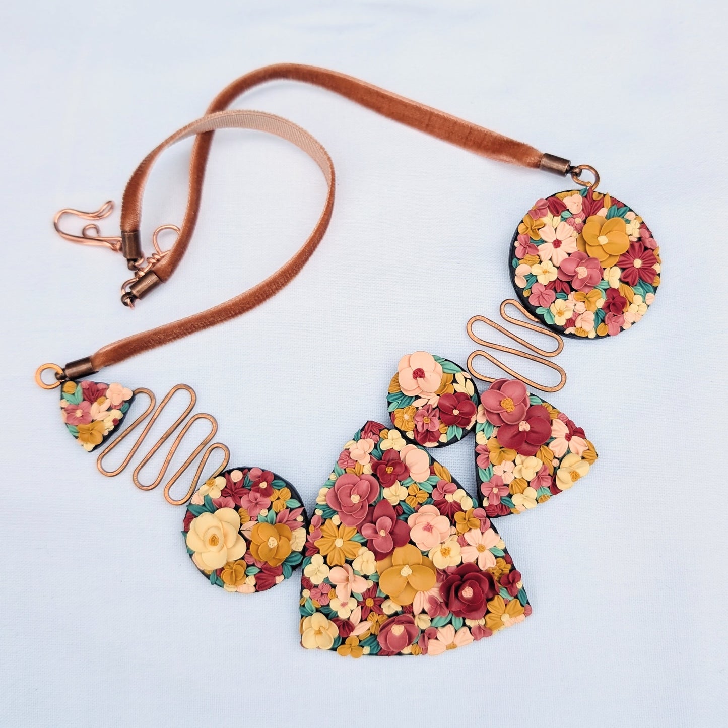 Art Deco Floral Collar Necklace
