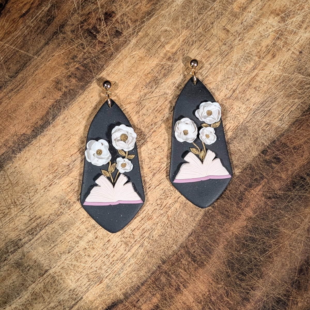 Elinor Earrings in White Floral Books