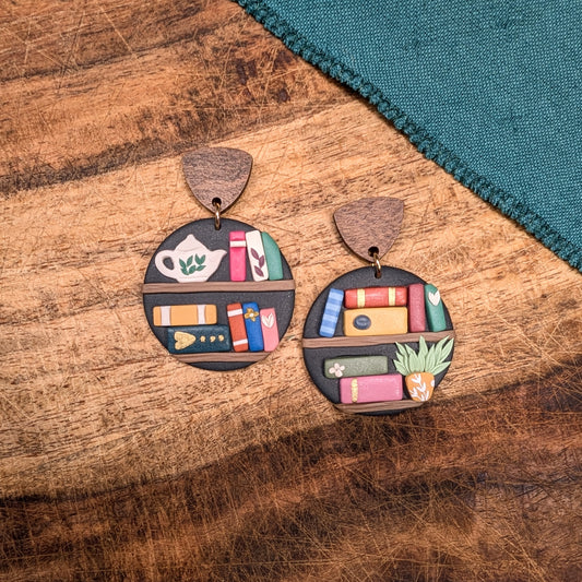 Bookshelf Earrings with Teapot and Plant 01
